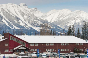 Fernie Slopeside Lodge